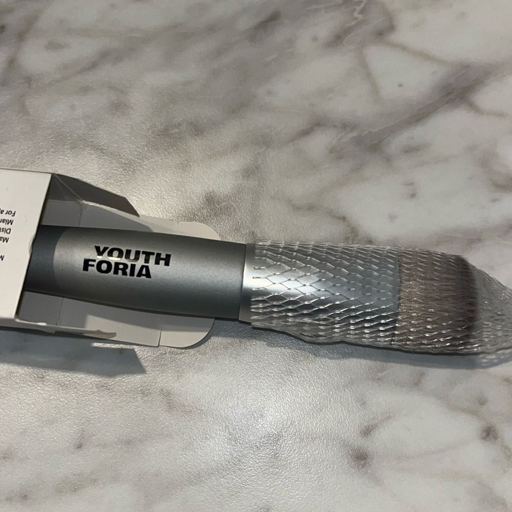 YOUTHFORIA OVAL FOUNDATION BRUSH - Picture 6 of 6